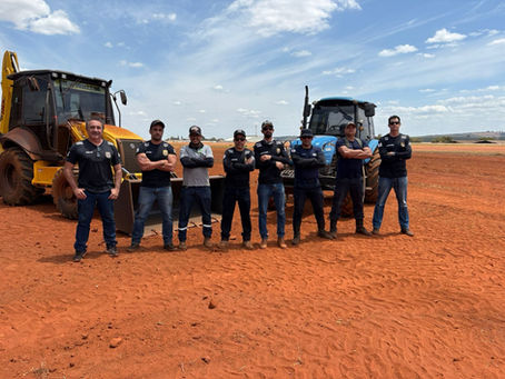 Guardas Civis Municipais de Varginha participam de curso de operação de retroescavadeira em Três Pontas