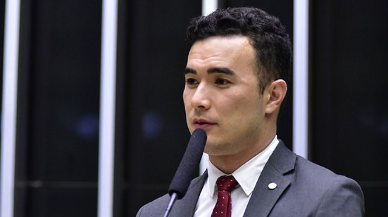 Deputado Federal Pedro Aihara (PRD-MG) Obtém Reembolso da Câmara por Gastos com Bebidas Alcoólicas