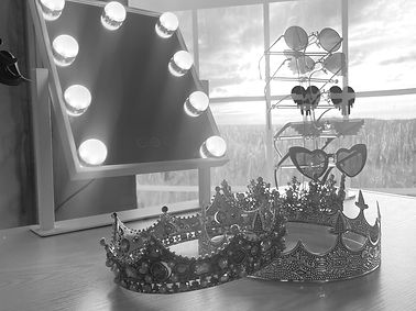 Glow Up Photo Booth- What is the booking process?