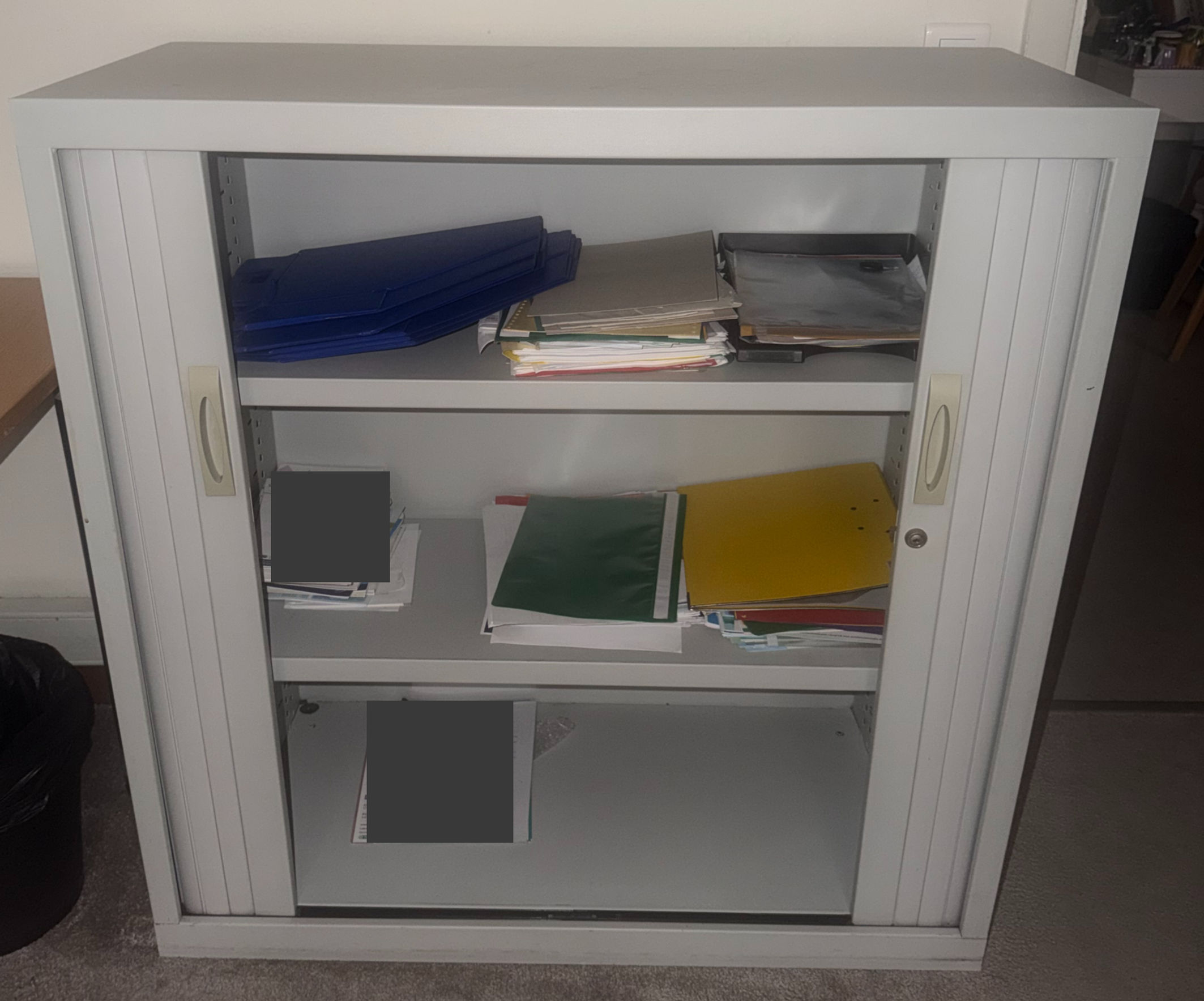 Lot d'armoires à rideaux métalliques