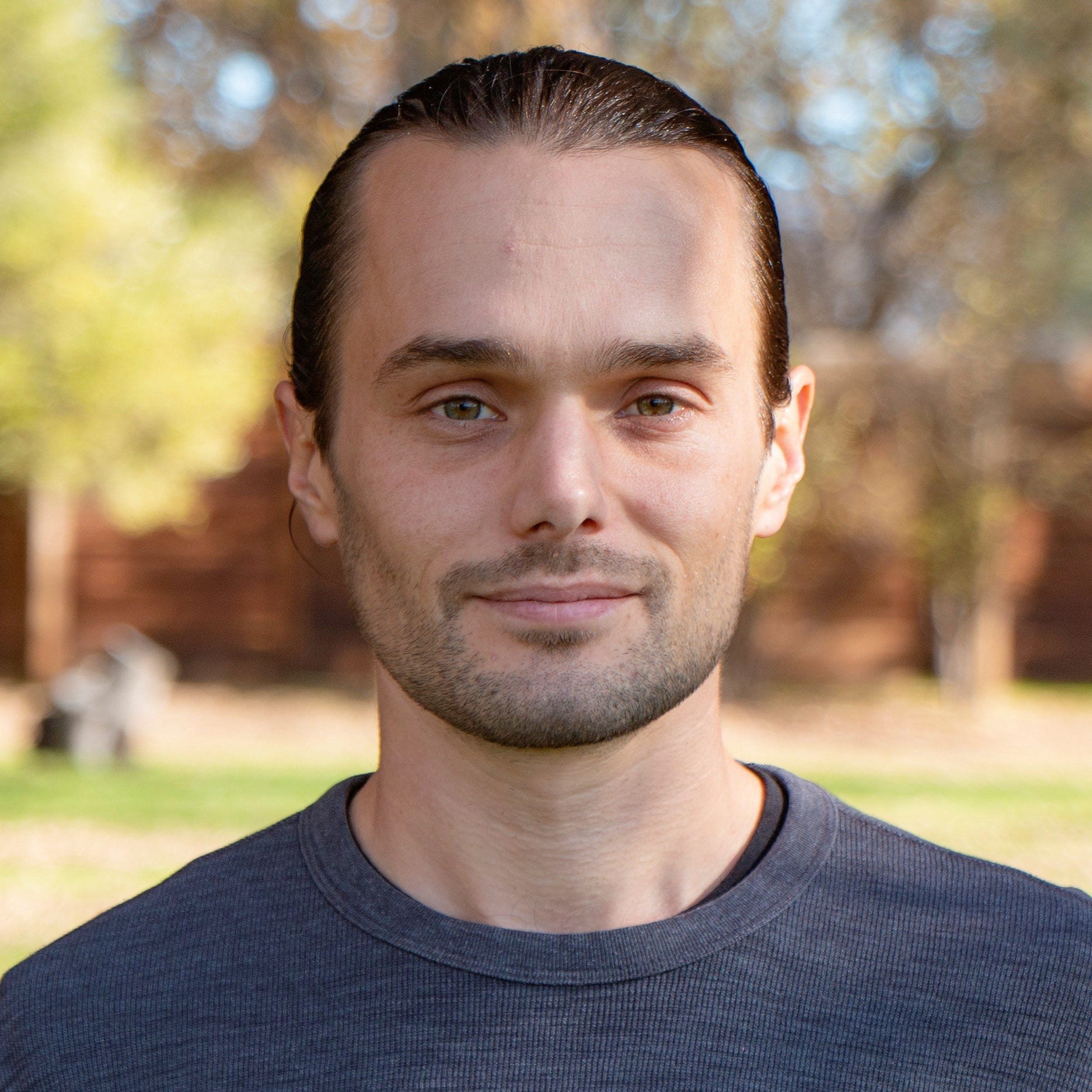 Derek Fiedler Headshot.jpg