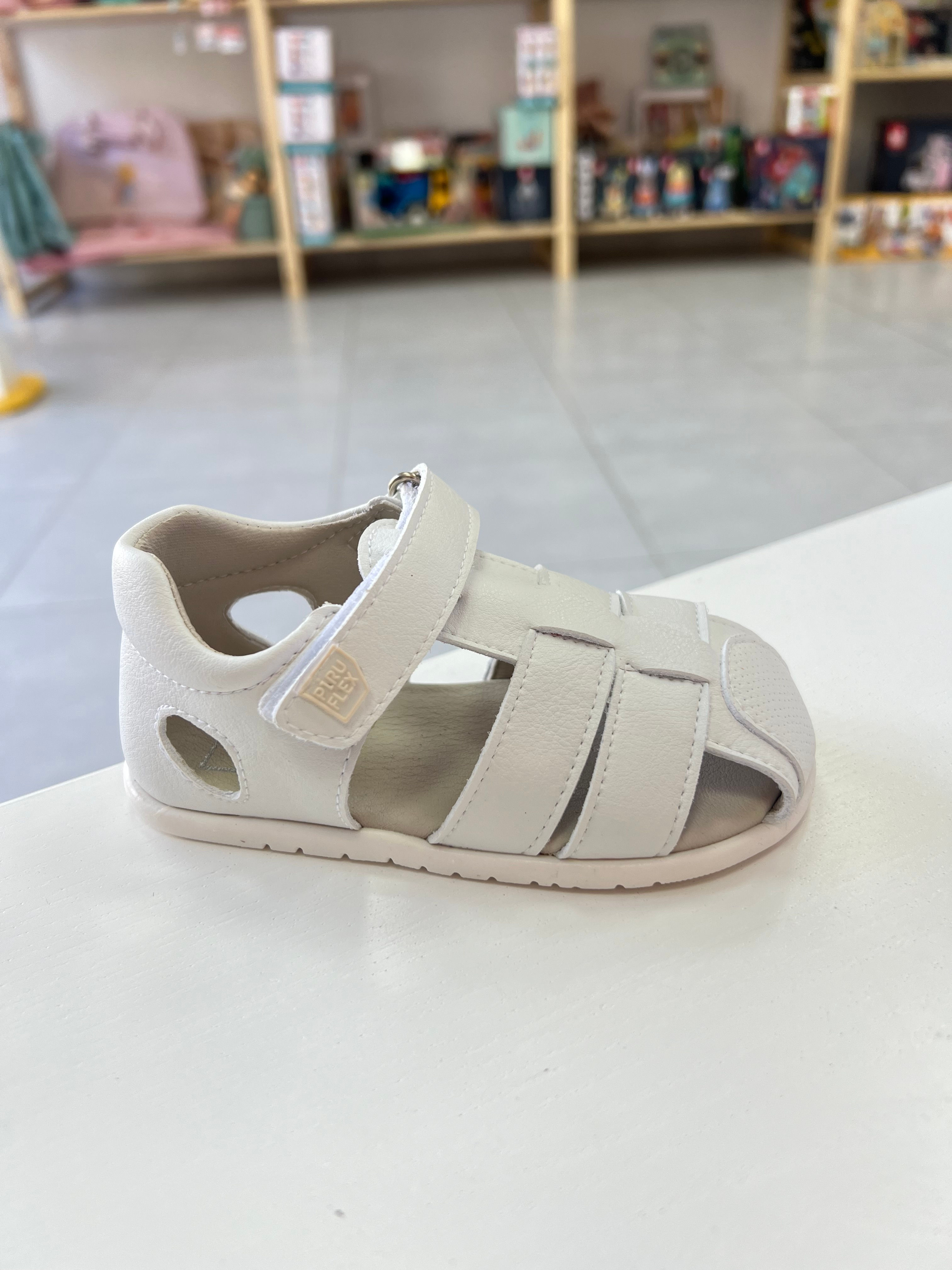 Piruflex sandalia blanca refuerzo puntera