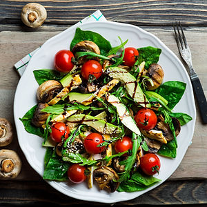 120. Kyllingsalat m/pitabrød