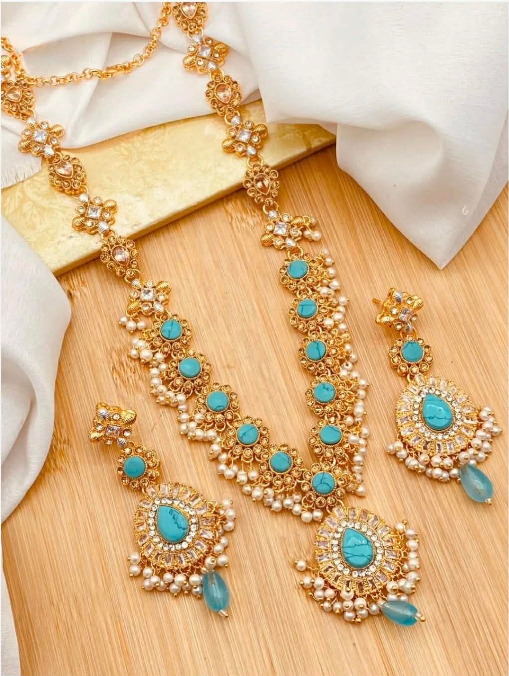 Pakistani Necklace + Earrings Set 01