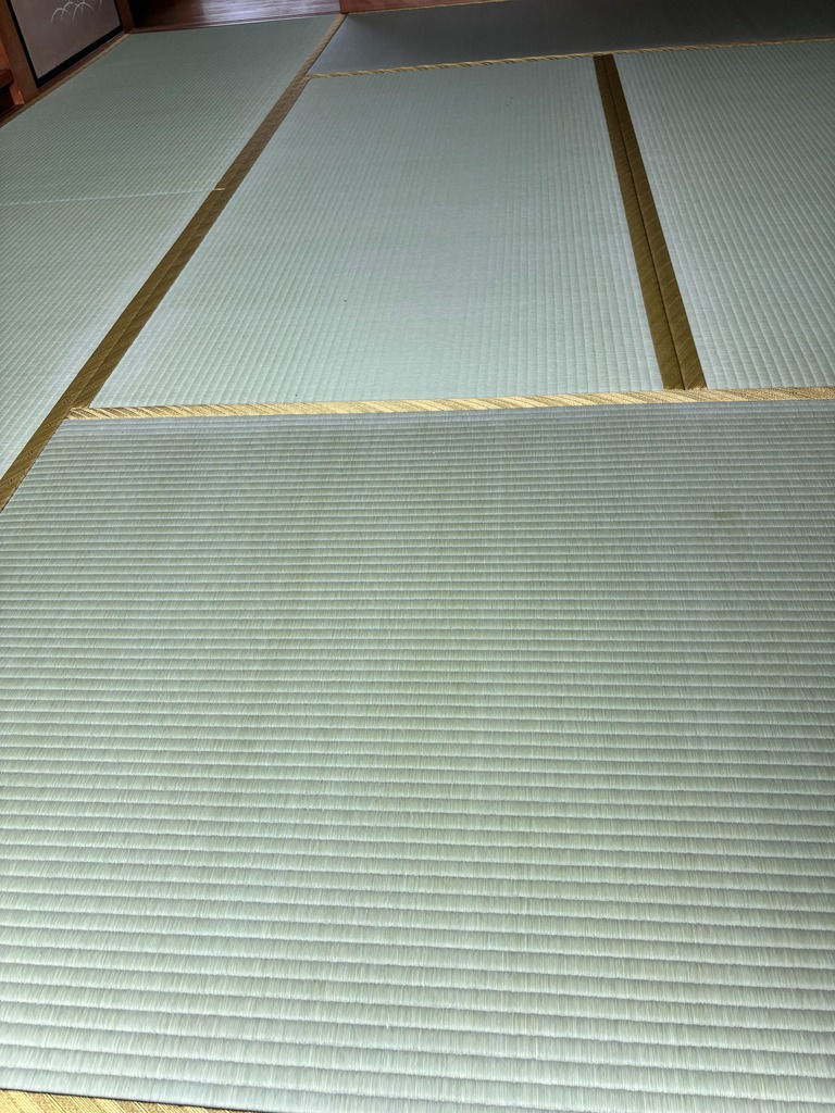 新築の和室のようにお部屋全体がパッと明るく生まれ変わりました！