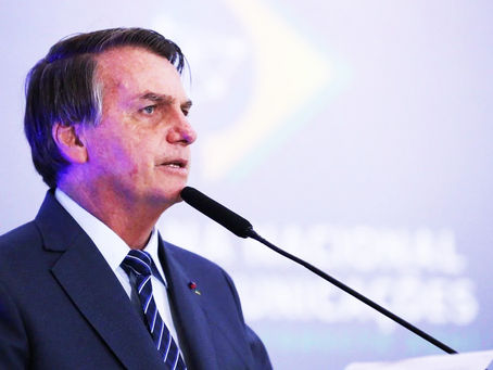 Bolsonaro sanciona lei que previne superendividamento, mas veta trecho sobre empréstimo consignado