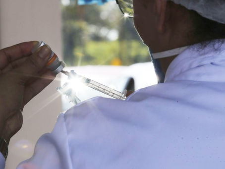 Covid-19: cai de 12 para 8 semanas prazo entre as doses da AstraZeneca