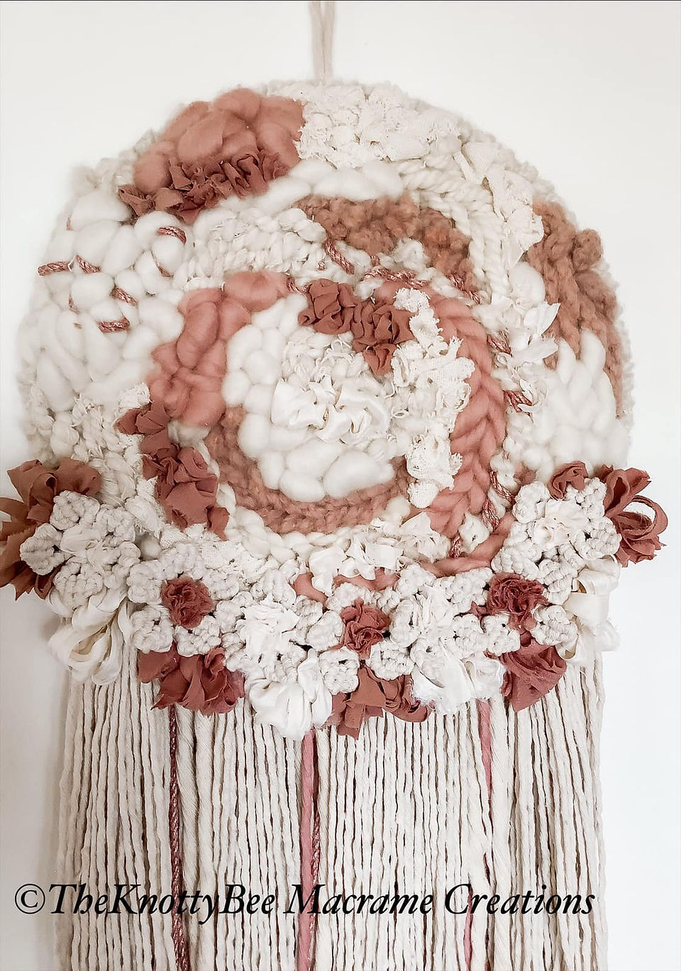 Round floral weaving