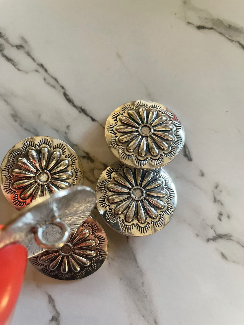Thumbnail: Large Round Metal Flower Buttons