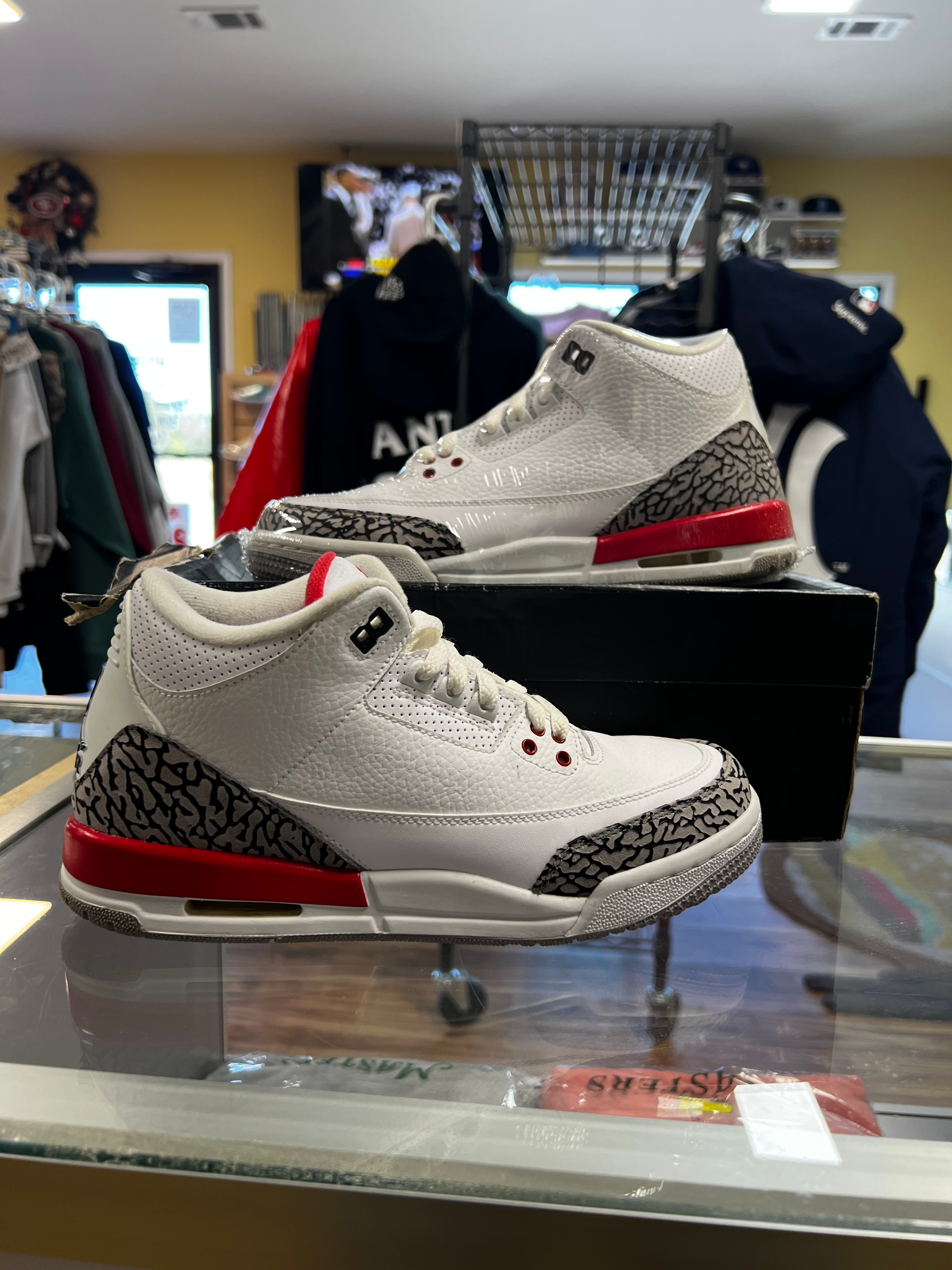 Jordan 3 “Hall of Fame” sz 7 Pre-Owned