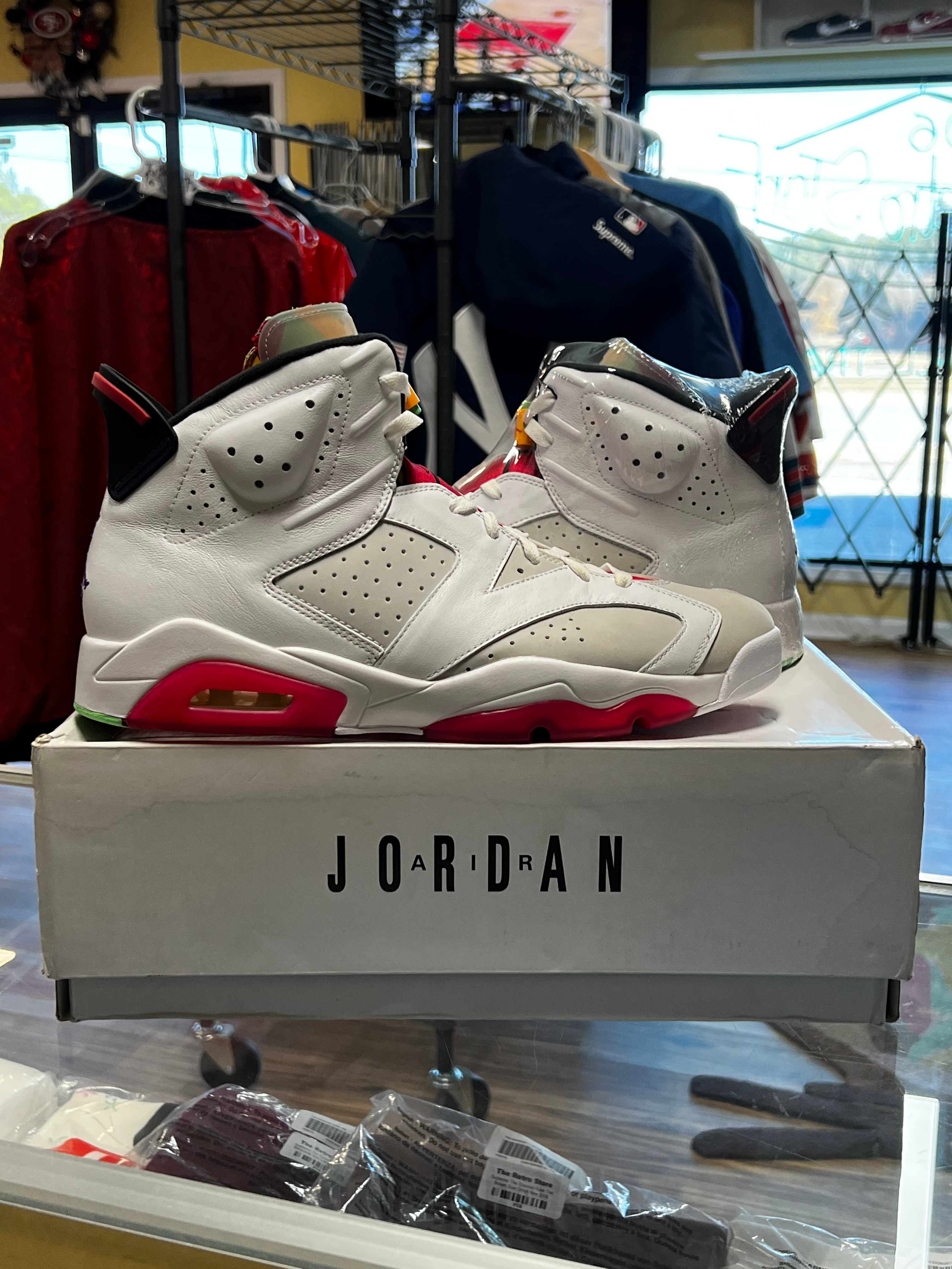 Jordan 6 “Hare” sz 13 Pre-Owned