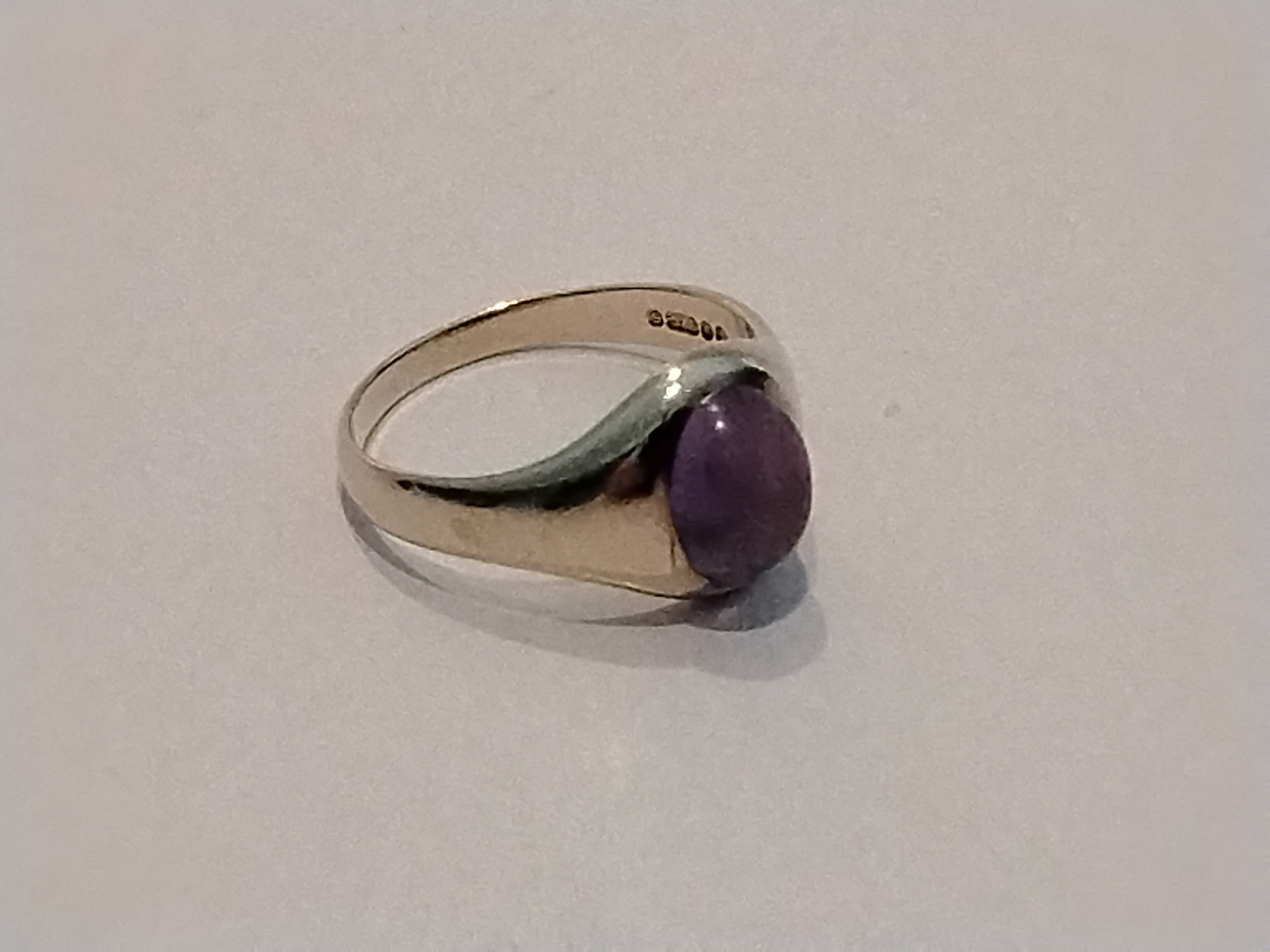 9ct Vintage Cabochon Amethyst Ring