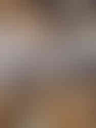 Mann kocht Minoisches Essen bei Kochkurs bei Schatzsuche auf Kreta in Heraklion