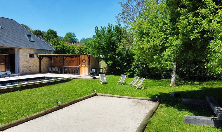 Espace exterieur avec petanque