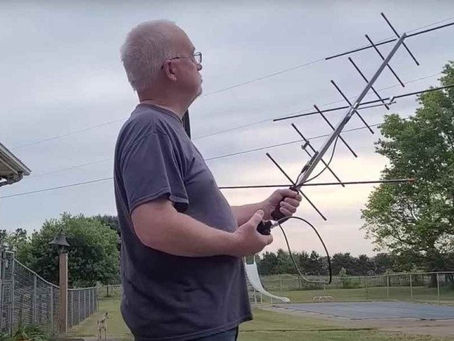 Usando antena de TV, homem faz contato com astronauta na Estação Espacial