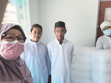 Sumbangan Bantal Kepada Anak-anak Tahfiz ATIQ.