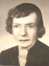 22 Lola de Oliveira