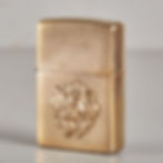 ZIPPO Löwe | hart auf hart | bronze