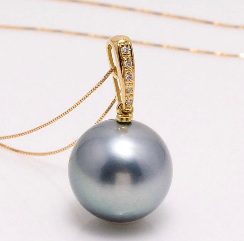 14kt Yellow Gold Tahitian Pearl Pendant with 18kt Yellow Gold Necklace