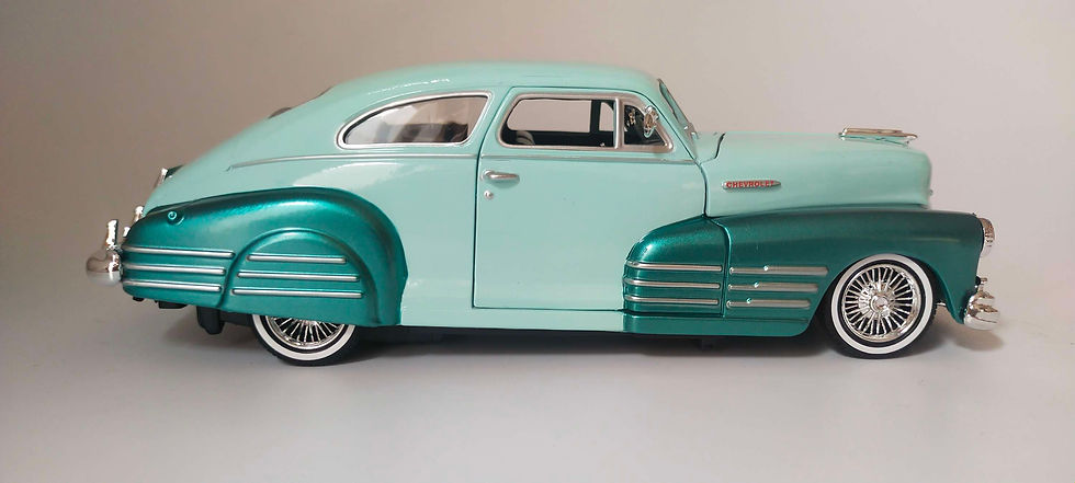 Miniatura: Chevy Aerosedan Fleetline 1948 (Motor Max) Verde 1/24