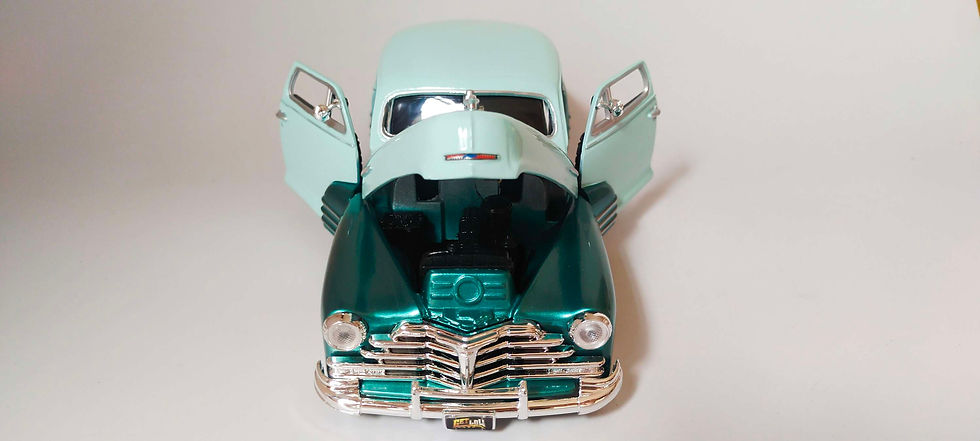 Miniatura: Chevy Aerosedan Fleetline 1948 (Motor Max) Verde 1/24