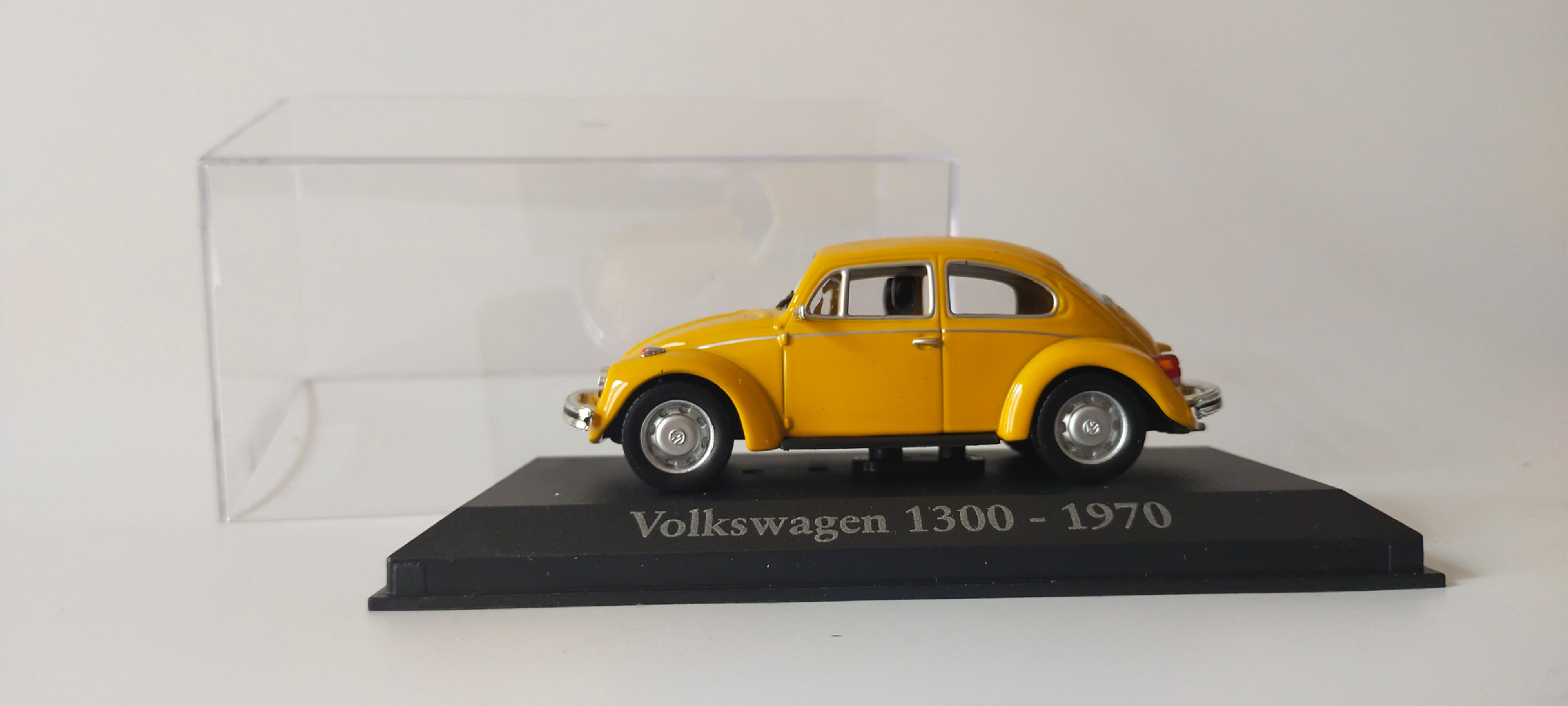 Volkswagen 1300 1970 (Atlas) Ocre 1/43
