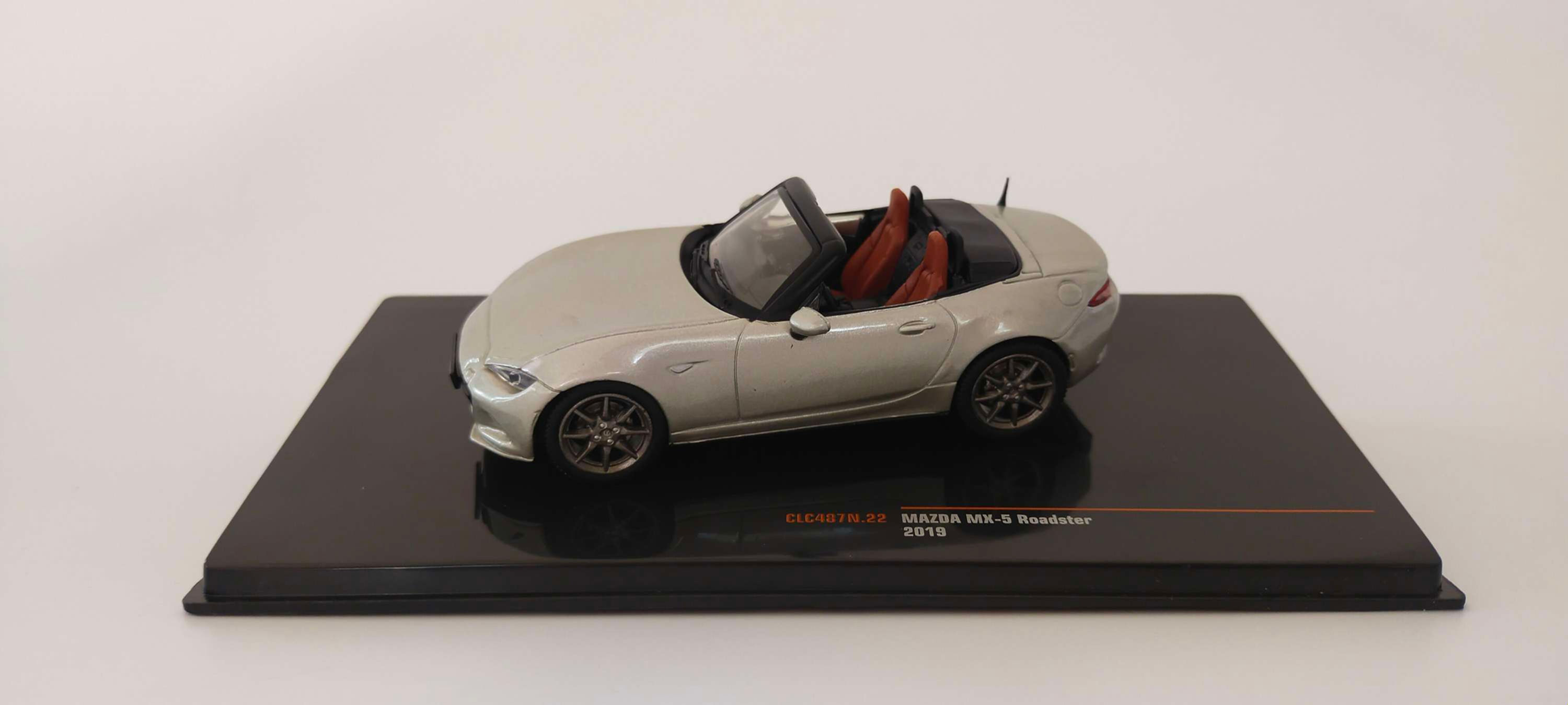Mazda MX-5 Roadster 2019 (IXO) Plata 1/43