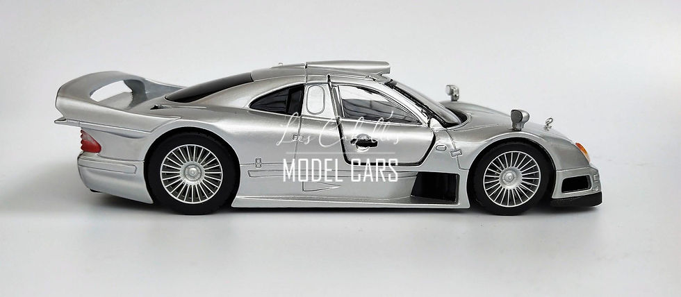 Miniatura: Mercedes-Benz CLK-GTR Street Version (Maisto) Plata 1/24