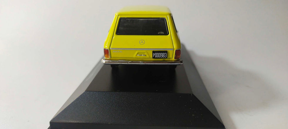 Miniatura: Mercedes Benz 220D Rural 1972  (Atlas) Amarillo 1/43