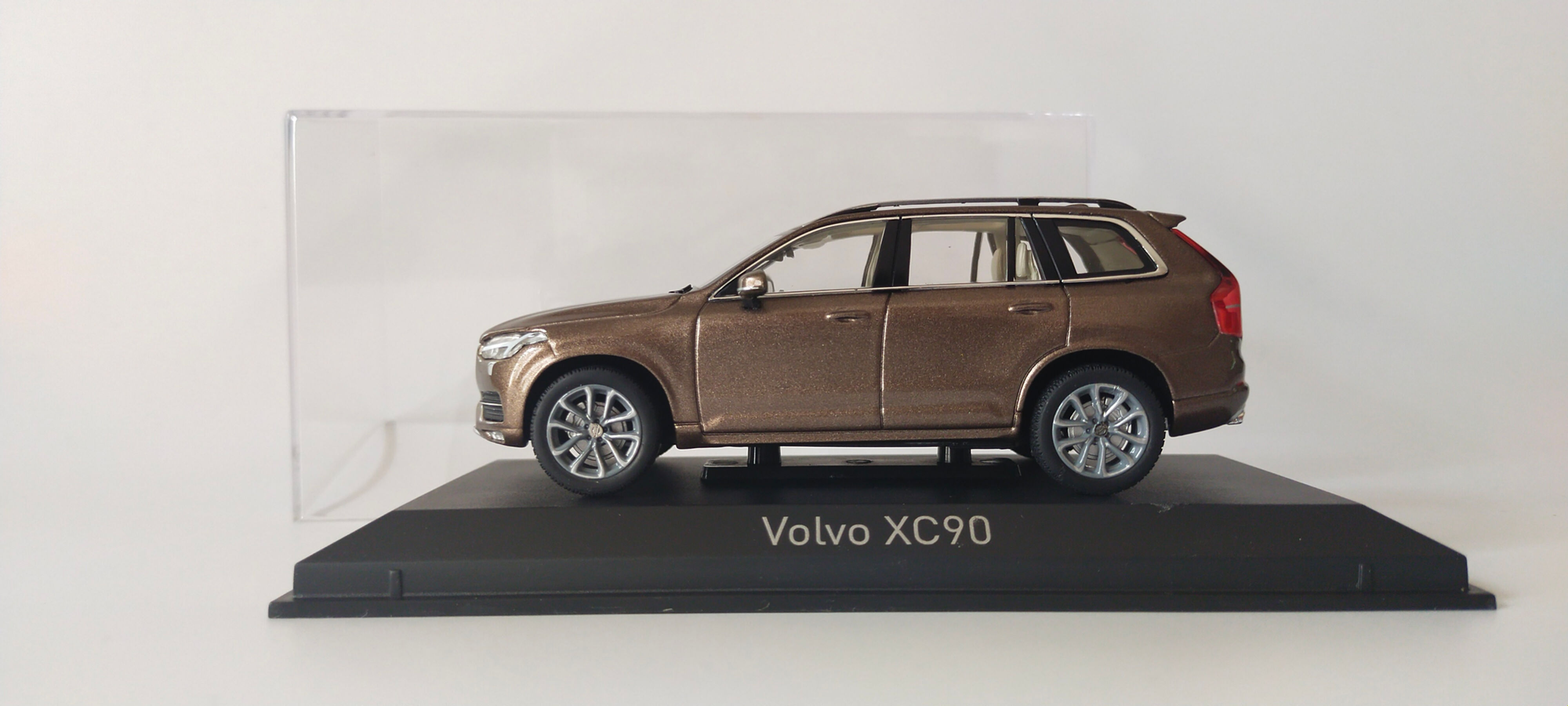 Volvo XC 90 2015 (Norev) Marrón 1/43