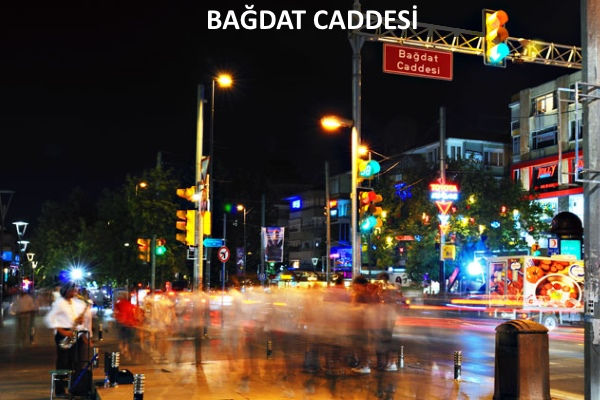 Küçük resim: Bağdat Caddesi gece manzarası, ışıklar ve trafik yoğunluğu. Şehir hayatı.