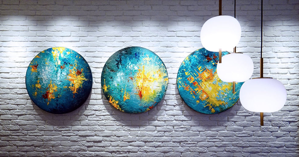 Duvar dekorasyonu, üç küre şeklinde sanat eseri ve modern aydınlatma. Tavsiye Benden