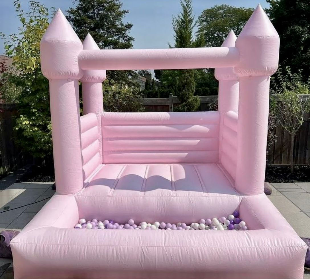 Mini bounce Rose castle is 10x8x8ft