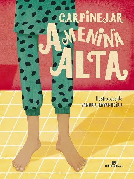 Capa do livro. Nas pernas longas da menina, se destaca a calça curta do pijama.
