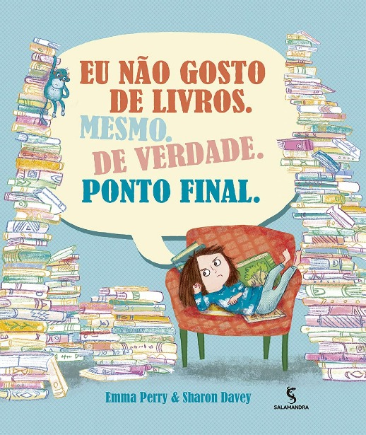 Capa do livro. Menina mal humorada está cercada de livros.