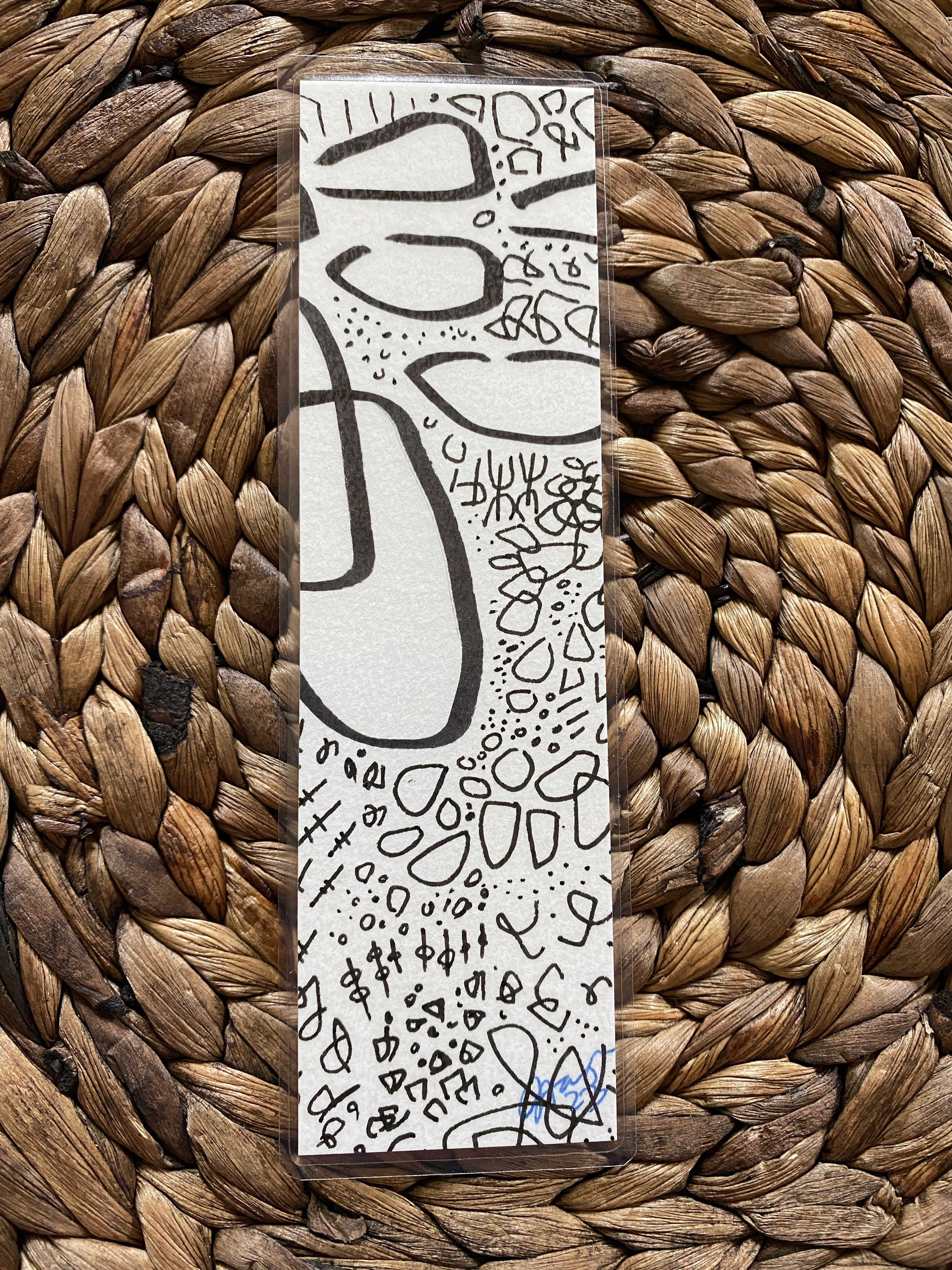 bookmark: black and white