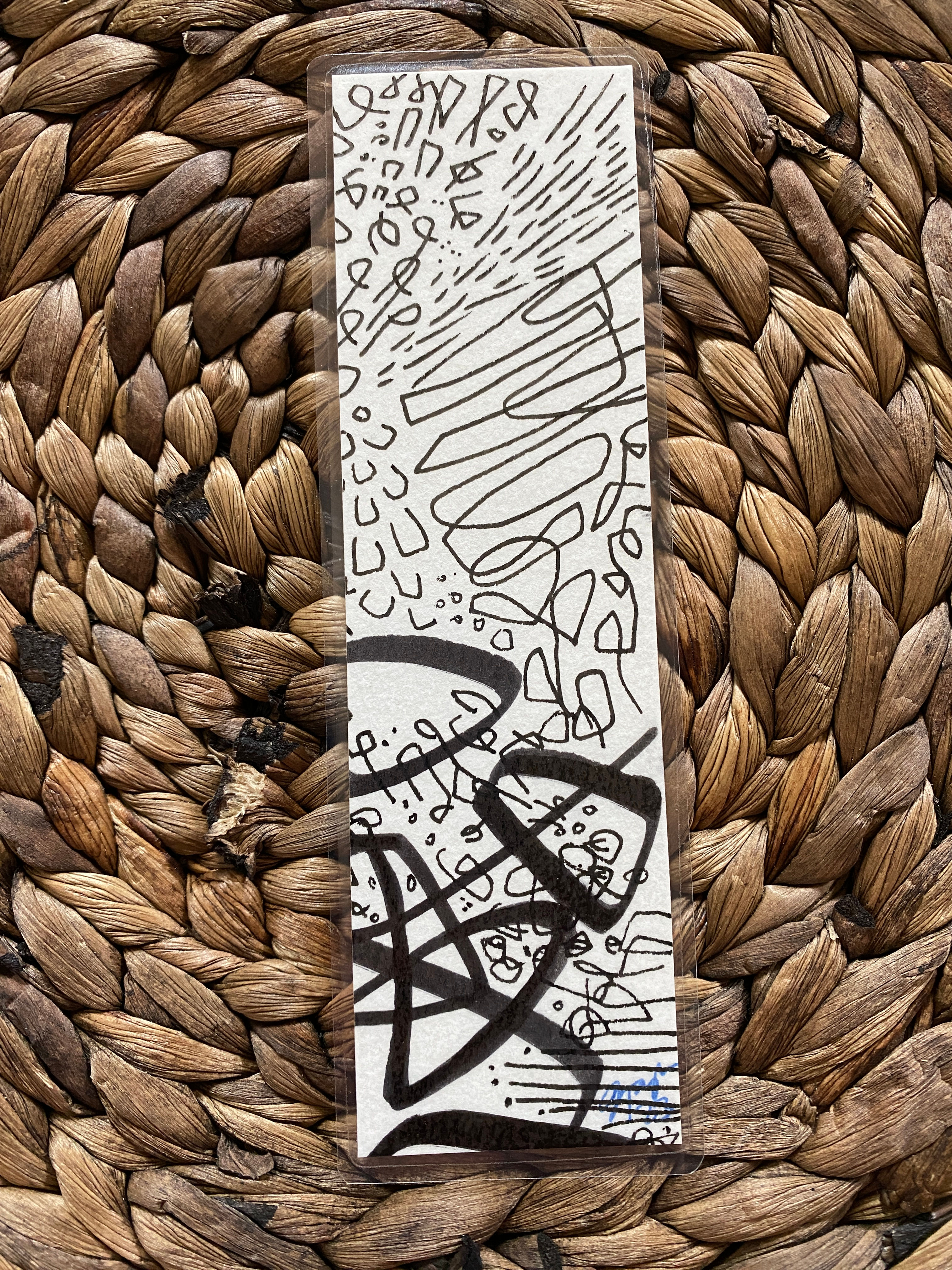 bookmark: black and white