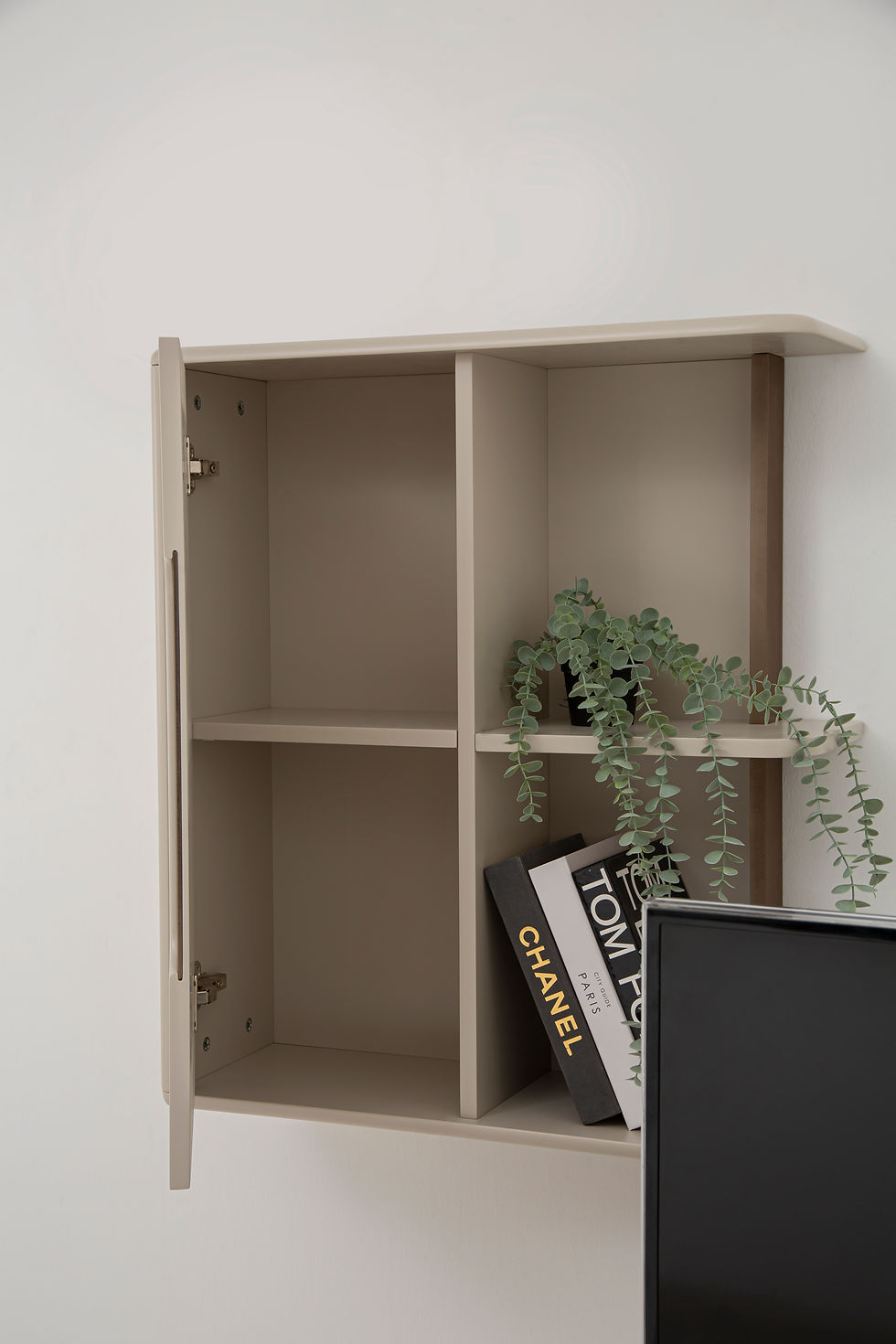 Küçük resim: İCON TV ÜNİTESİ