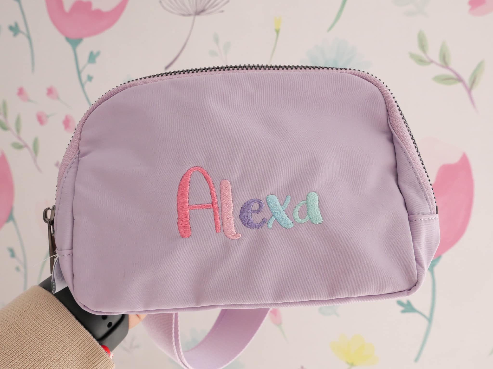 Cangurera cuadrada lila