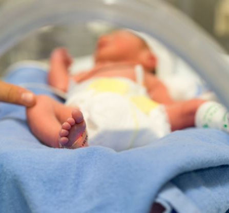 ÉCHOGRAPHIE PULMONAIRE : INCIDENCE RÉELLE D'UN PNEUMOTHORAX CHEZ LES NOUVEAU-NÉS ASYMPTOMATIQUES