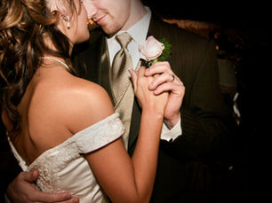 Unveiling the Perfect First Dance Song: How to Choose the Ideal Melody for Your Wedding