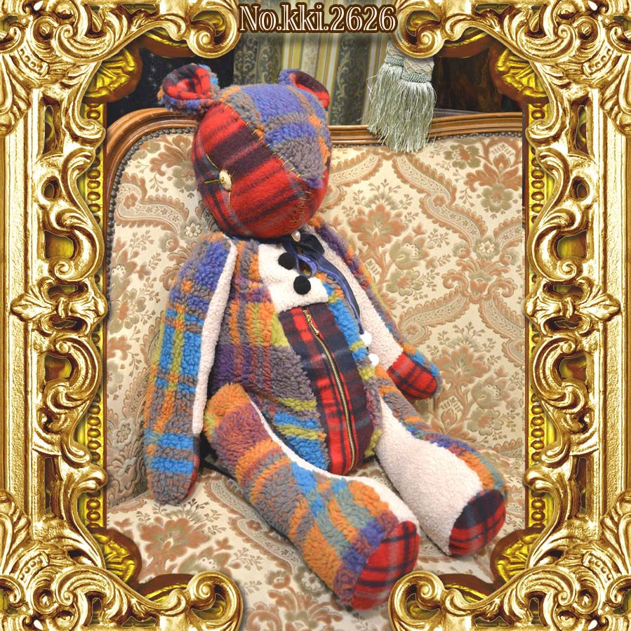 kki.2626　ボアとフリースのタータンチェックのデカいぬいぐるみBAG。 ＜くまちゃん＞