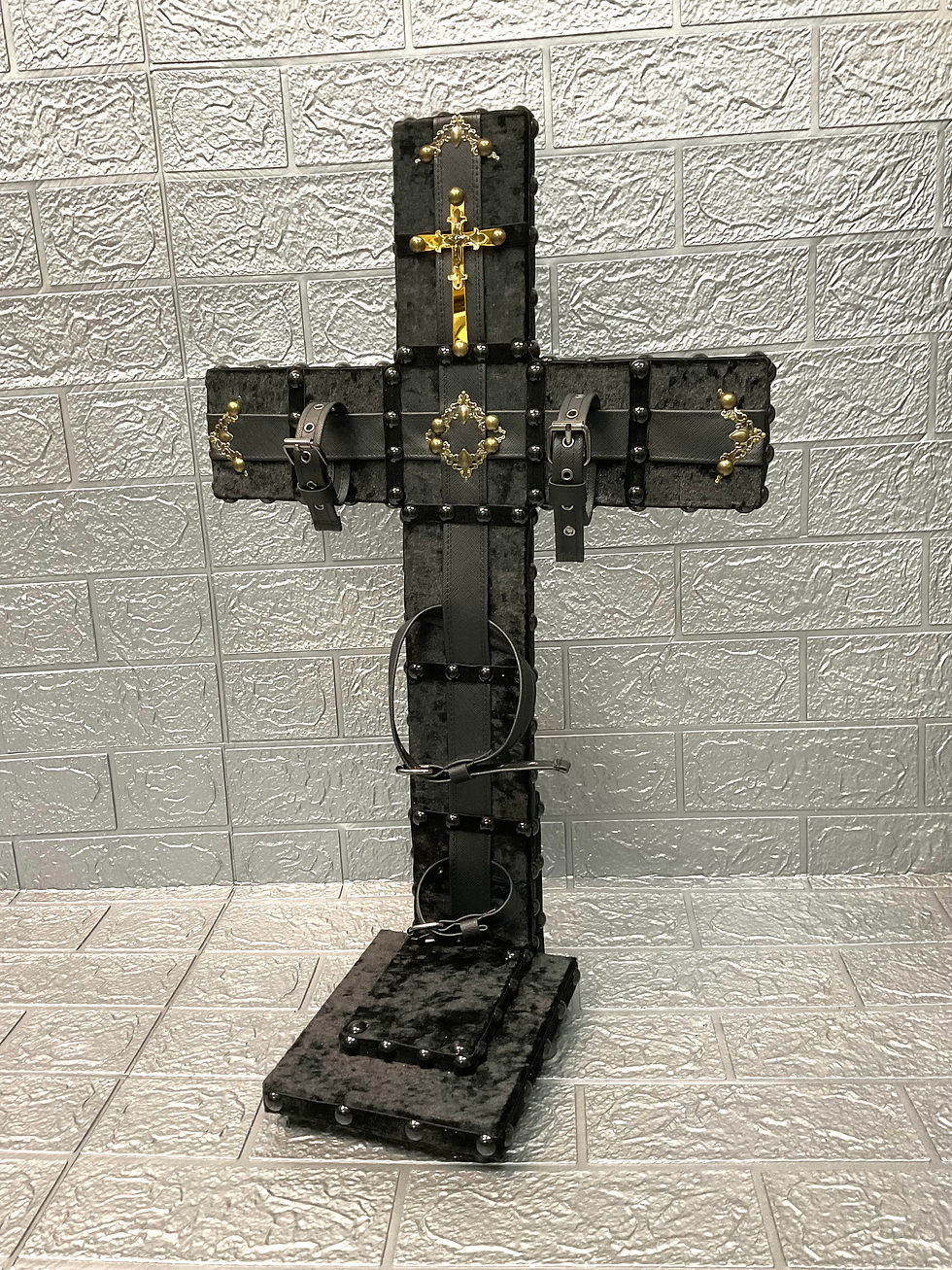 サムネイル： 十字架貼り付けドールスタンド