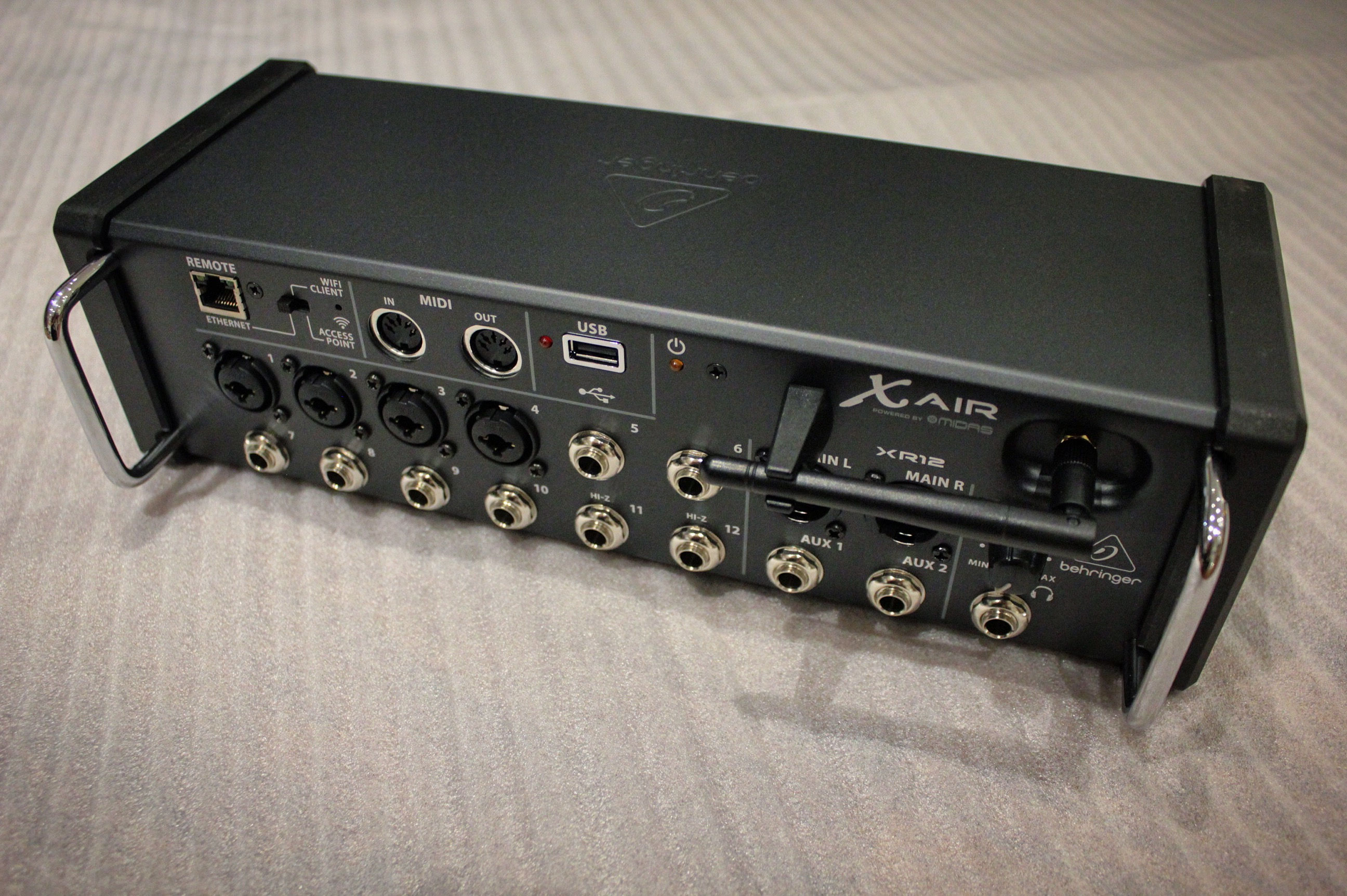 Behringer X-Air XR 12