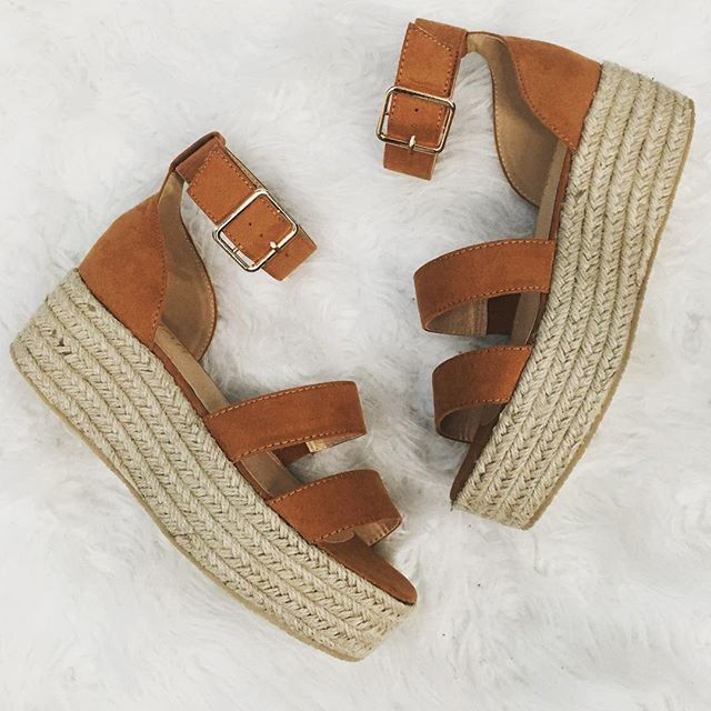 #wedges #sandals #walkinstyle #shopshoekloset #msk #online #weship #callinorders #storefro
