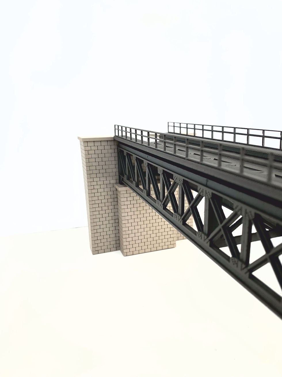 Miniatura: Puente recto largo con bases