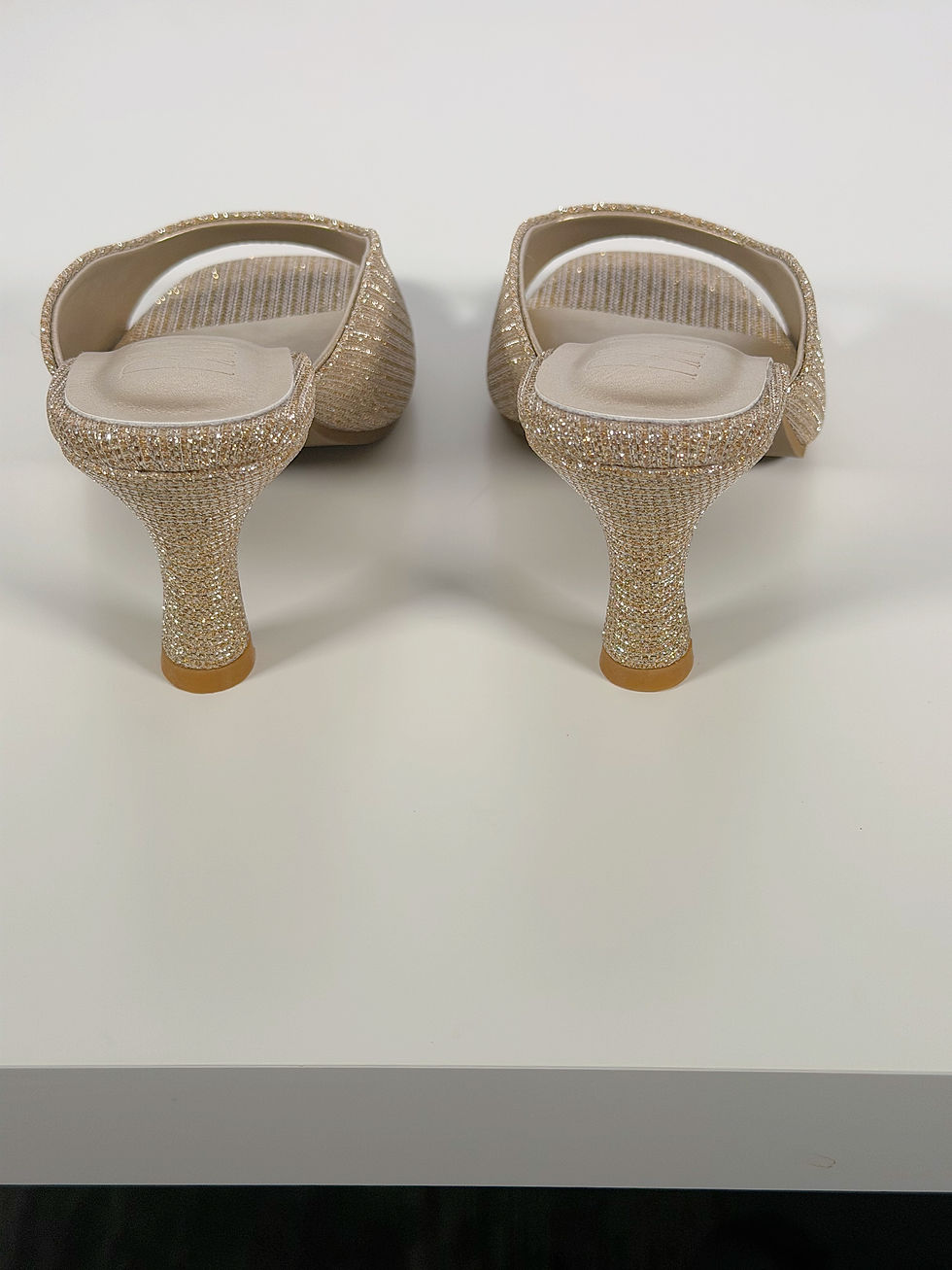 Thumbnail: Luminous Gold Glitter Heel