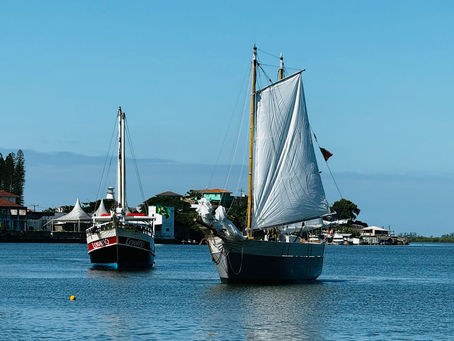 Barcos históricos chegam para a Tomada de Laguna