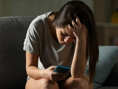 Homem é condenado por extorquir e divulgar "nudes" de mulher com quem teve namoro