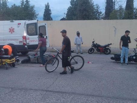 Choque entre motos deja tres lesionados